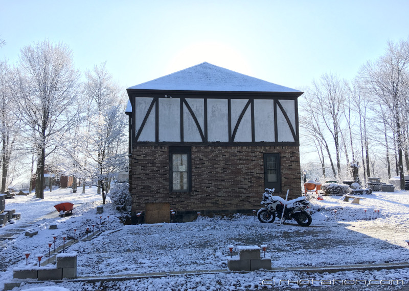 glacier_garage_winter_02.jpg